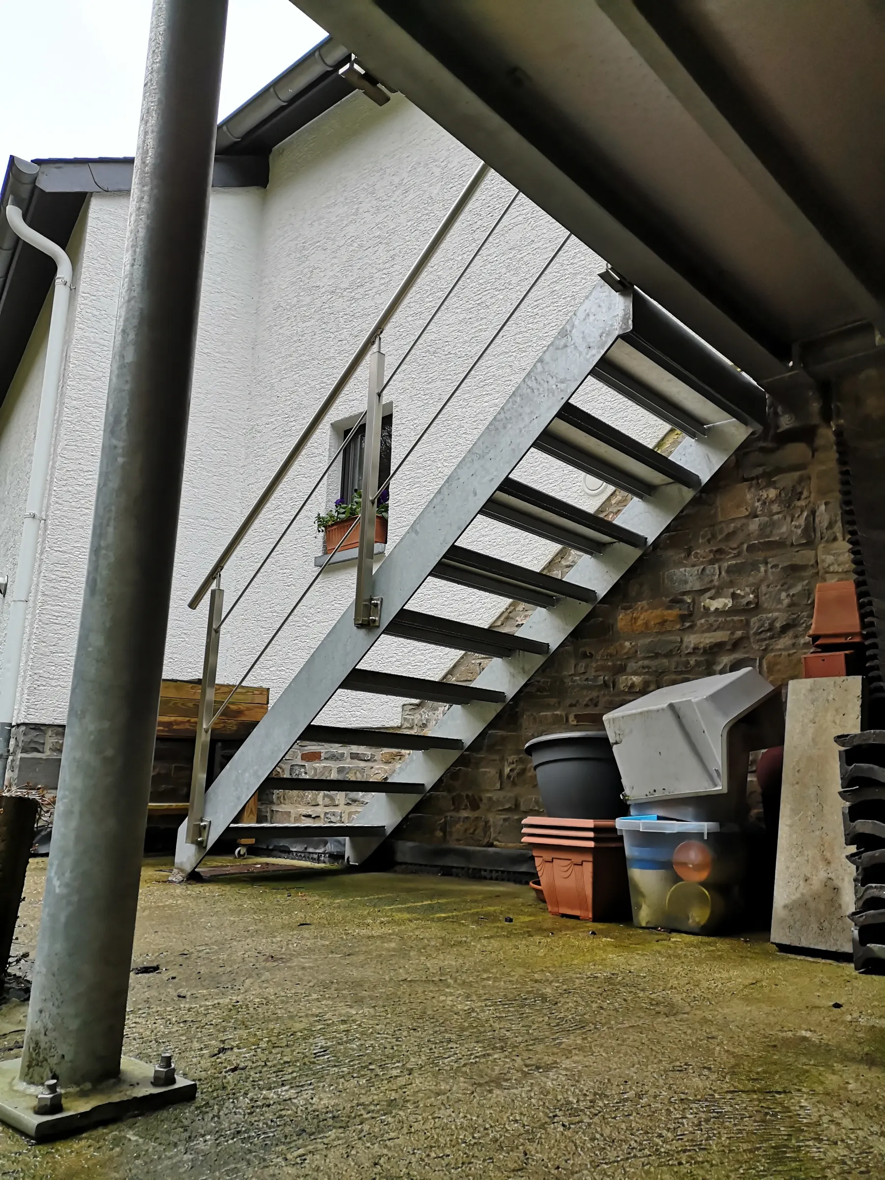 Escalier métallique sur mesure fabriqué par Design Ferronnerie