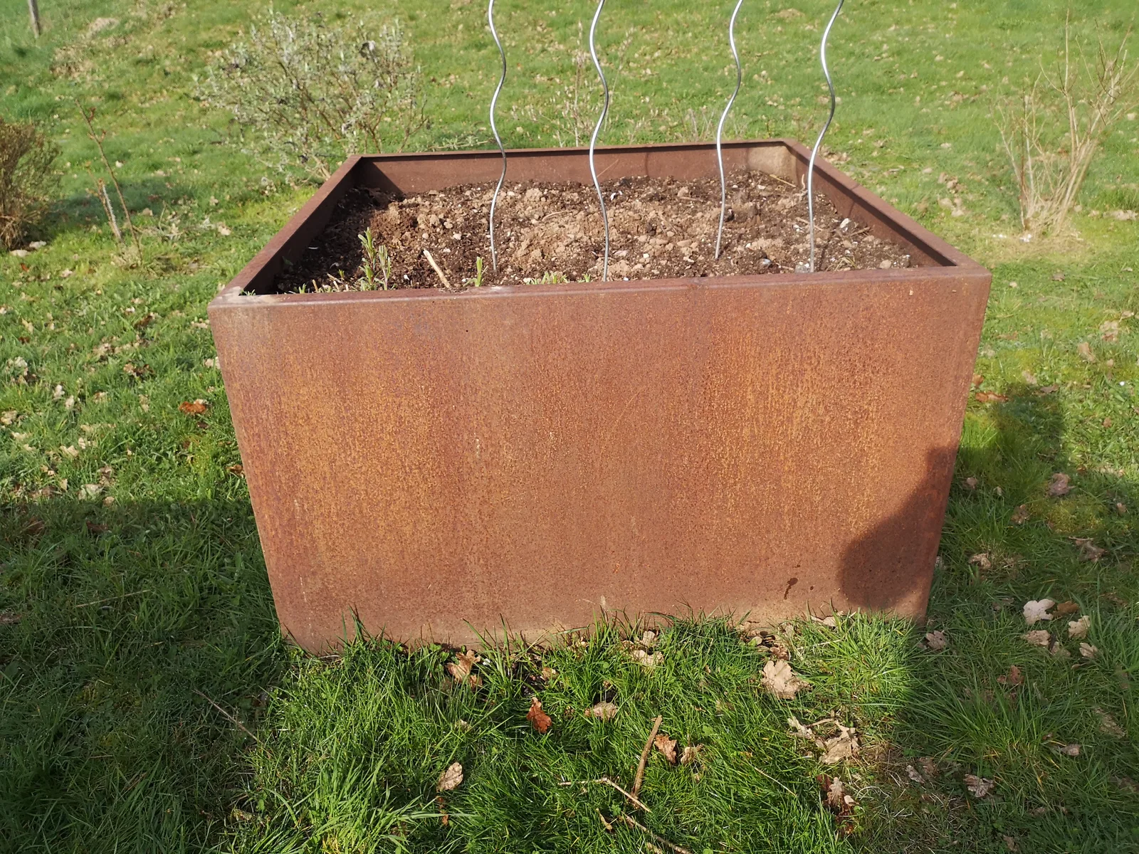 Bacs potagers en acier corten réalisés sur mesure par Design Ferronnerie